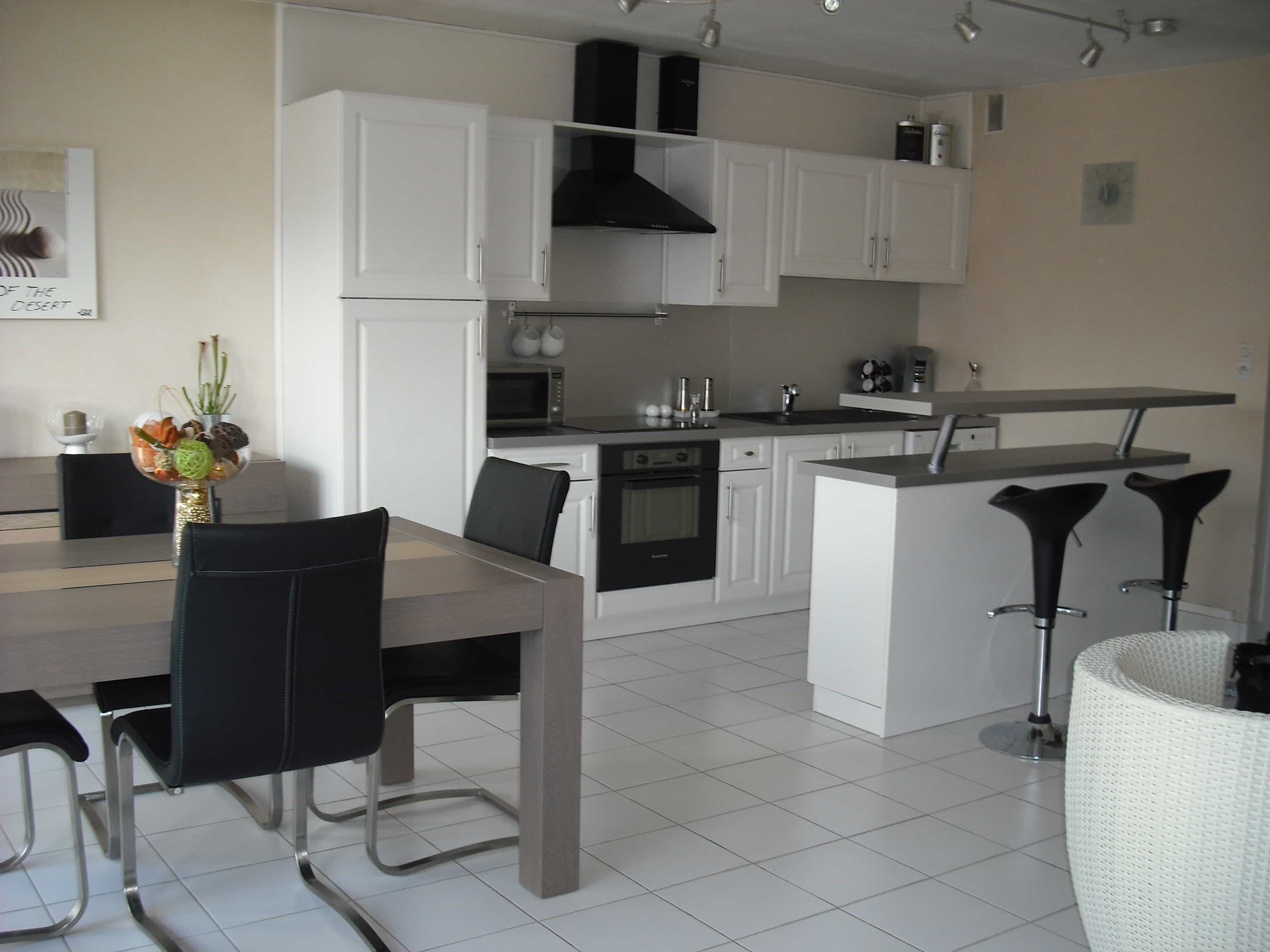 kitchen-with-small-space-modern-design